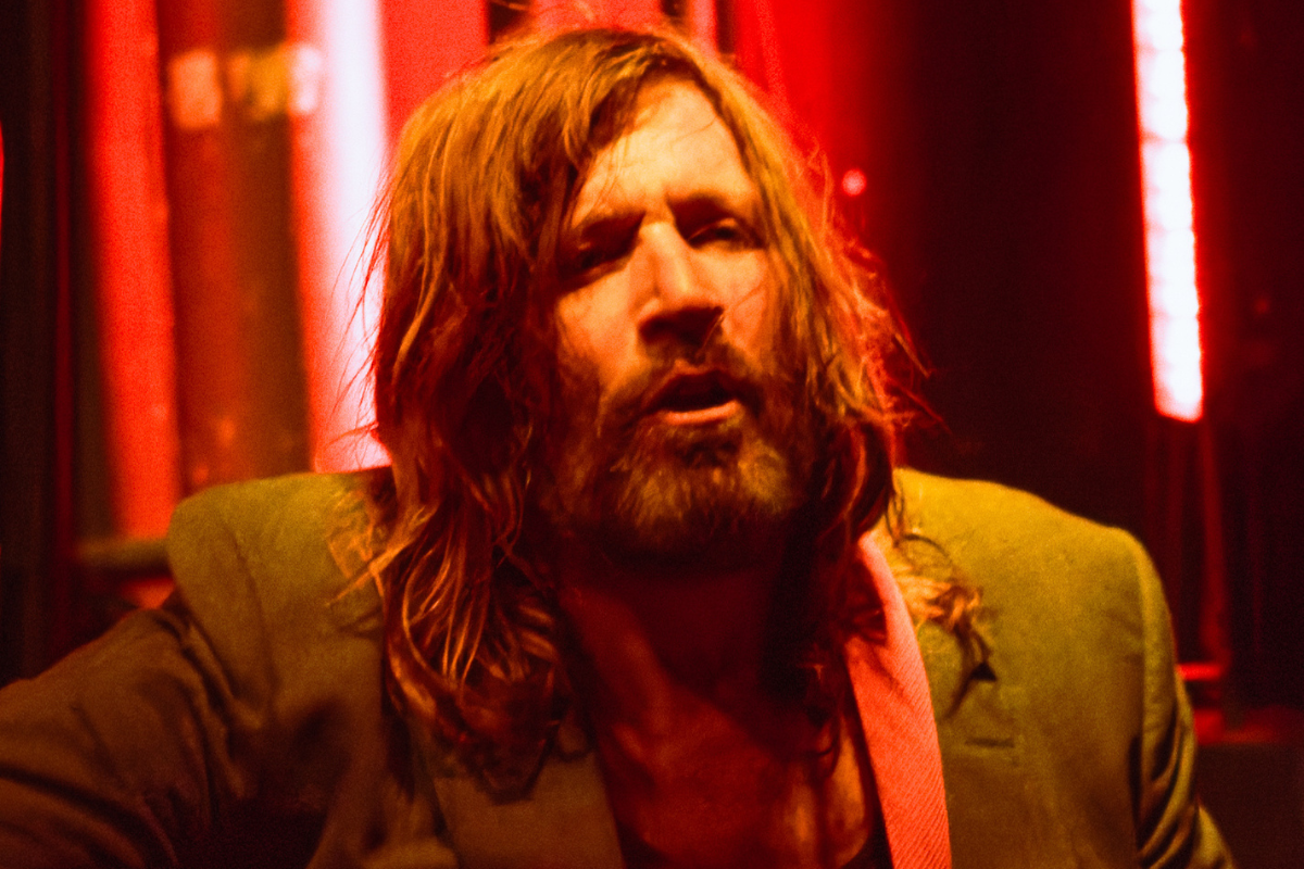 Evan Dando performing live in 2025.